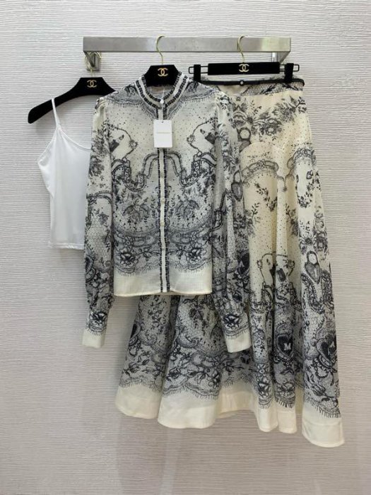 Костюм женский