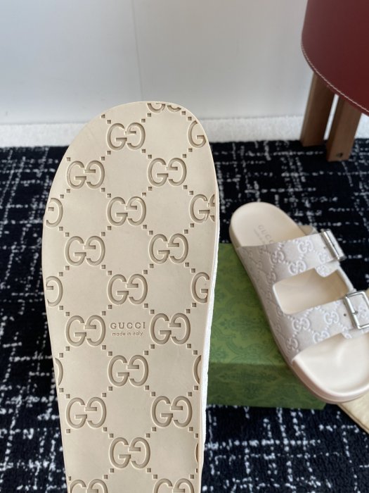 Шлепанцы фото 9