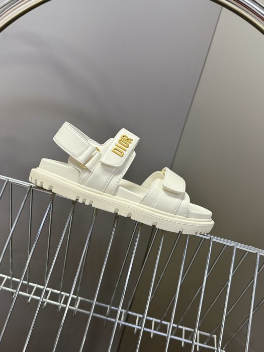 Сандалі жіночі фото 5