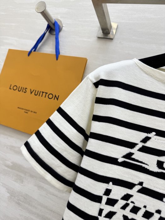 Футболка женская фото 5