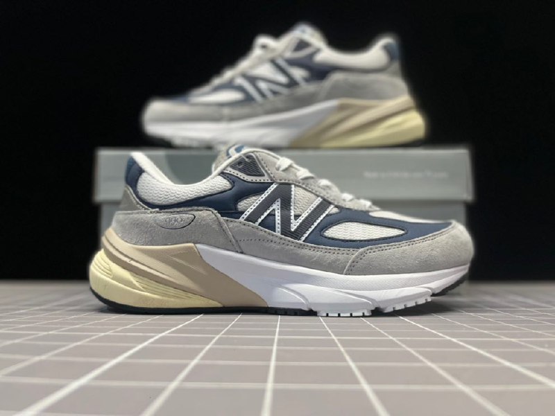 Sneakers 990 V5