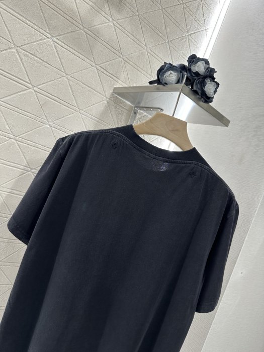 T-shirt women's фото 4