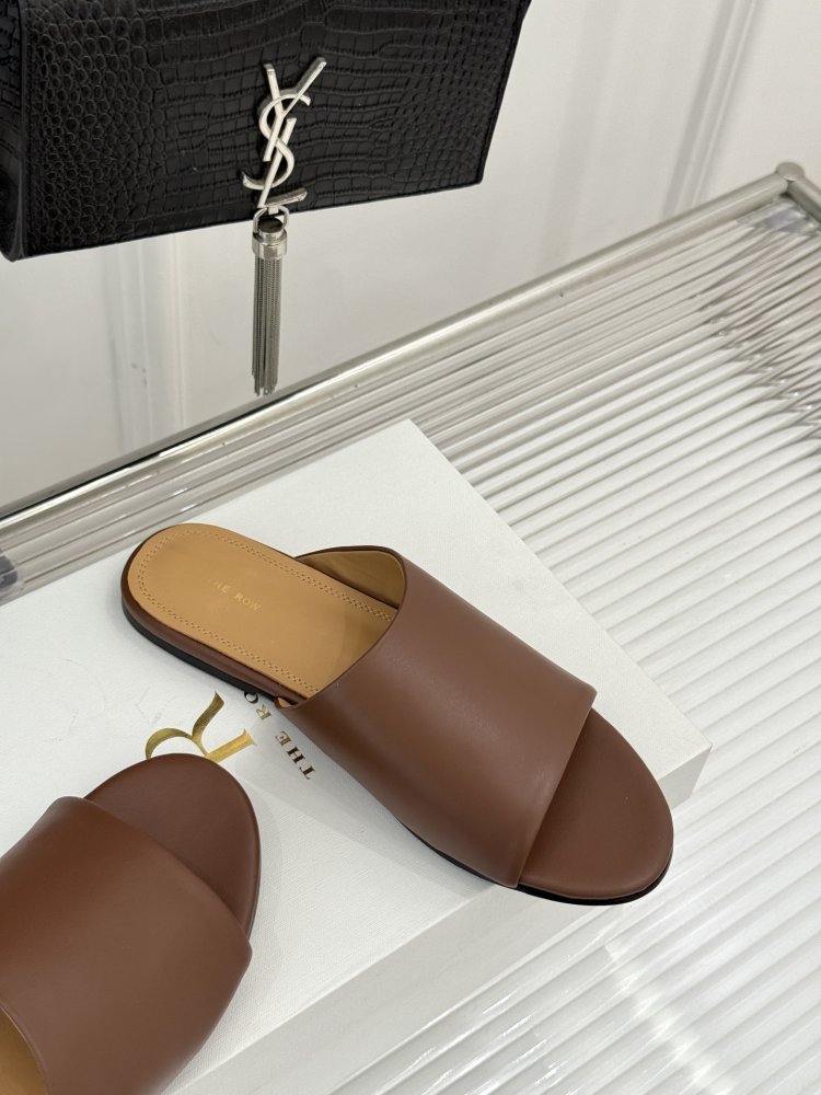 Шлепанцы женские фото 5