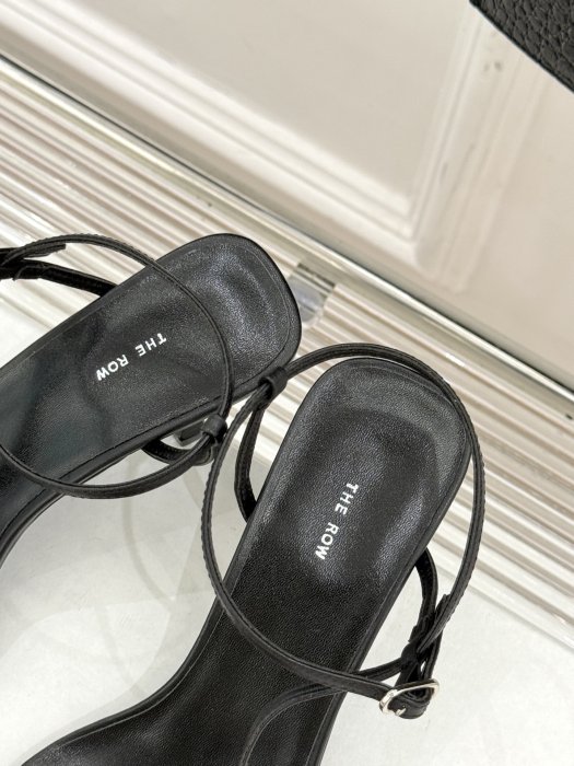 Босоножки фото 8