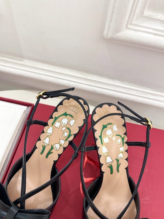 Босоножки фото 8