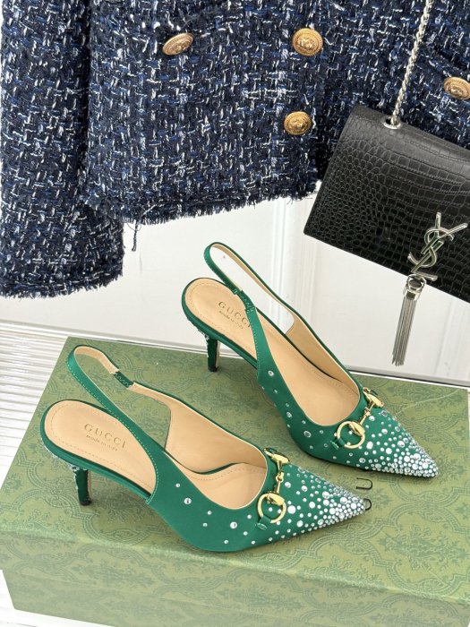 Босоножки фото 3