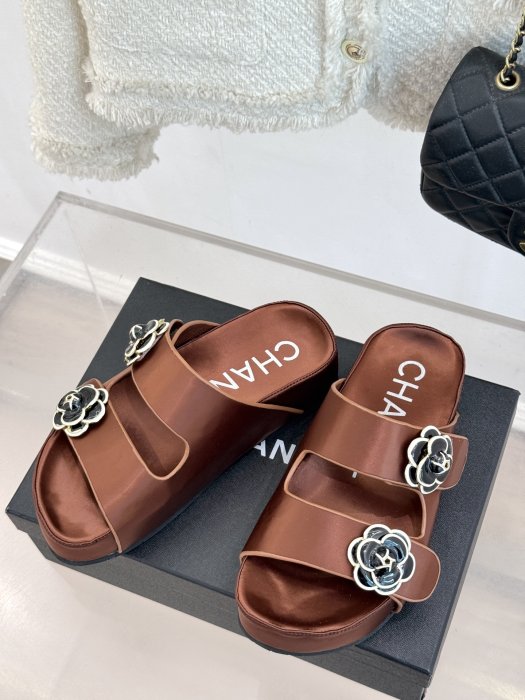 Шлепанцы фото 2