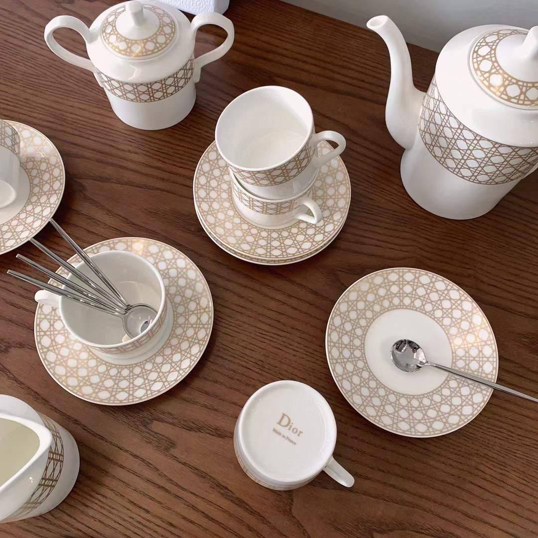 Tea service of bone porcelain (15 element) фото 8