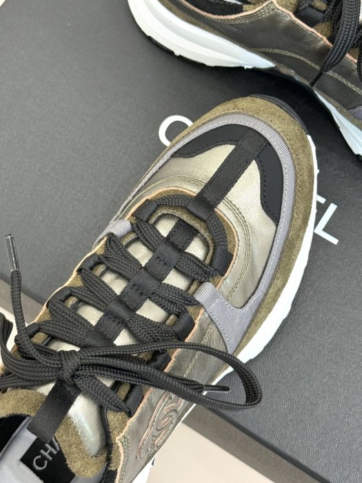 Кроссовки женские фото 7