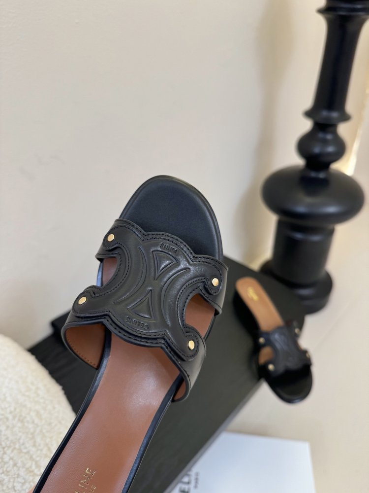 Шлепанцы женские фото 6