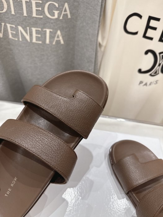 Шлепанцы фото 7