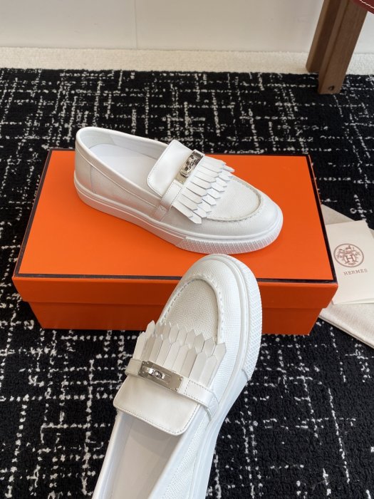 Лоферы кожаные женские фото 6