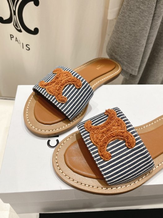 Шлепанцы женские фото 7