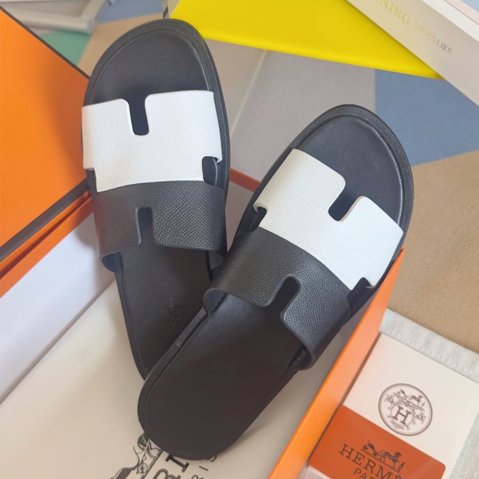 Шлепанцы женские фото 6