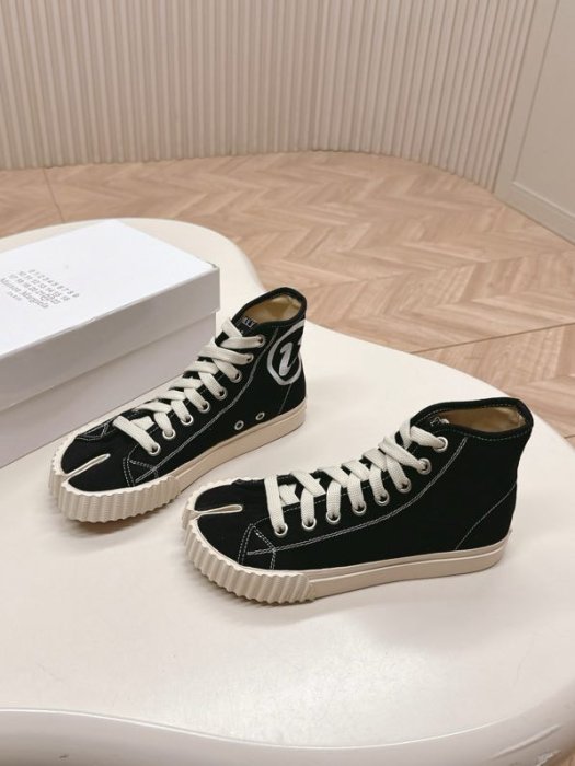 Кеды женские с раздвоенным носком