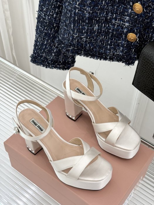 Босоножки фото 3