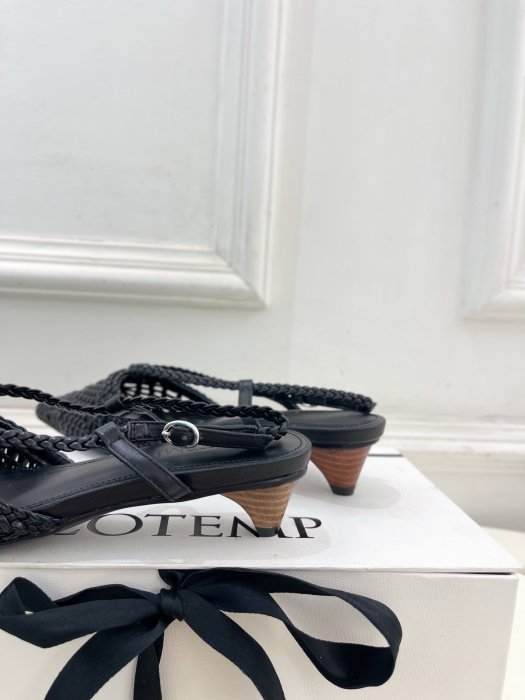 Босоножки фото 8