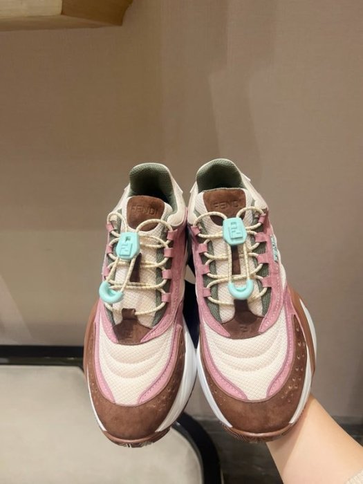 Кроссовки фото 7