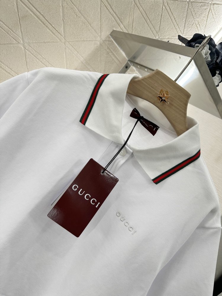 Футболка жіноча фото 3