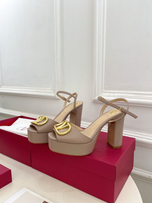 Босоножки фото 3