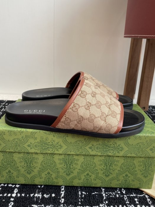 Шлепанцы фото 2