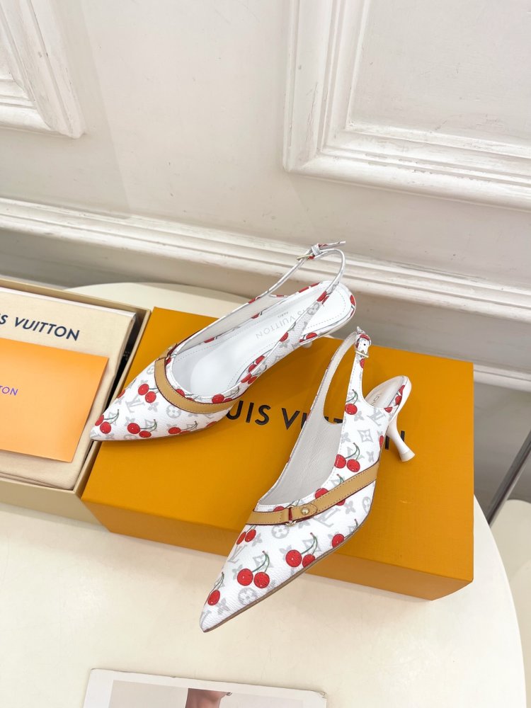 Босоножки фото 5