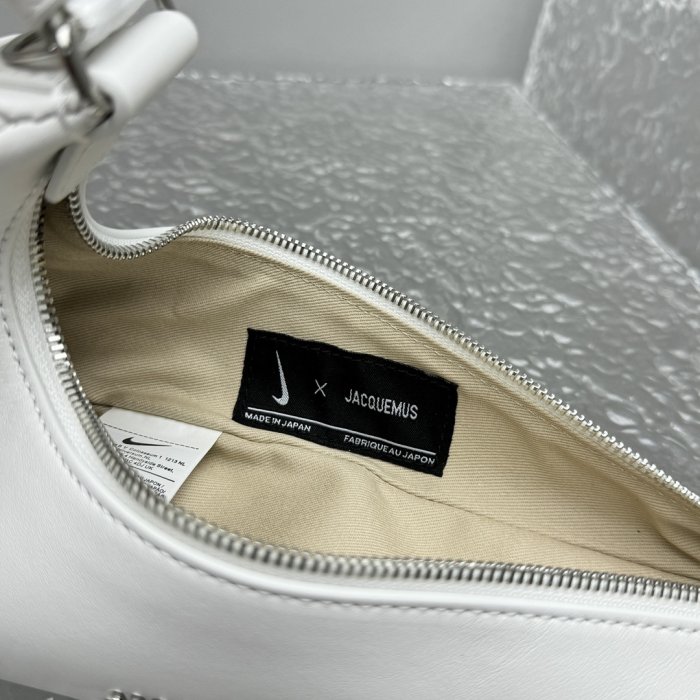 Сумка Nike x Jacquemus Smoosh Shoulder Bag 30 см фото 8