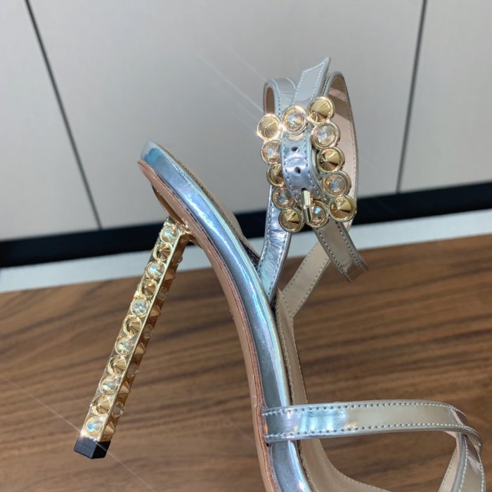 Босоножки фото 8