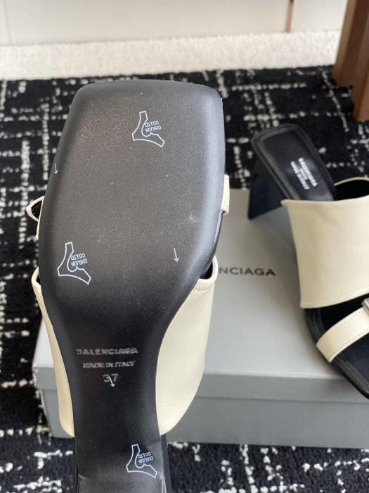 Босоножки фото 9