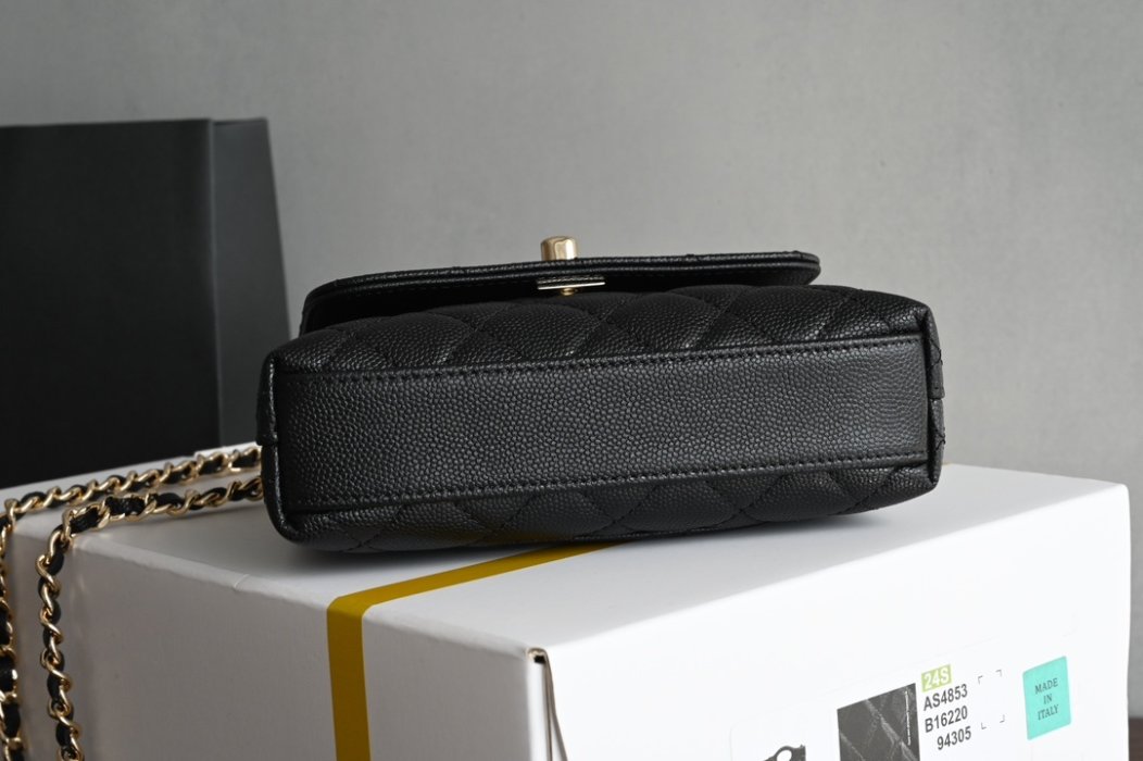 Сумка Chanel Coco Handle mini из зернистой кожи фото 4