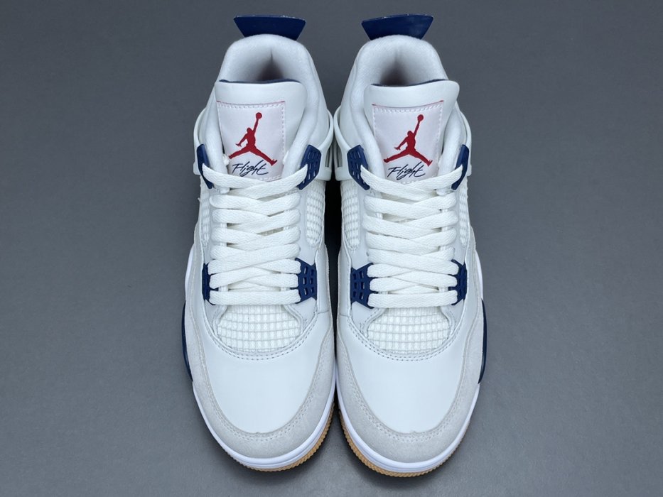 Кроссовки Nike SB x Jordan Air Jordan 4 Sapphire фото 4