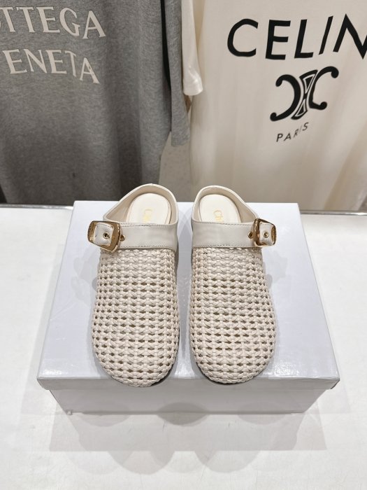 Шлепанцы женские