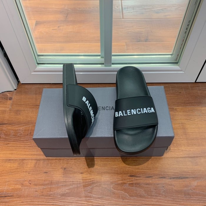 Шлепанцы фото 2