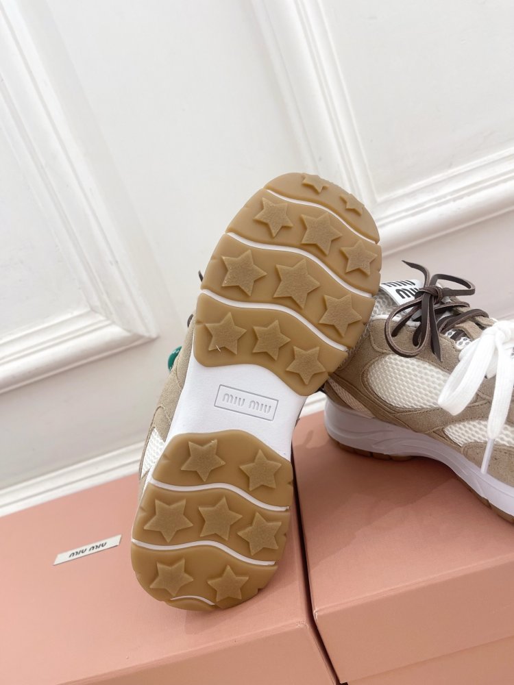 Кроссовки женские фото 9