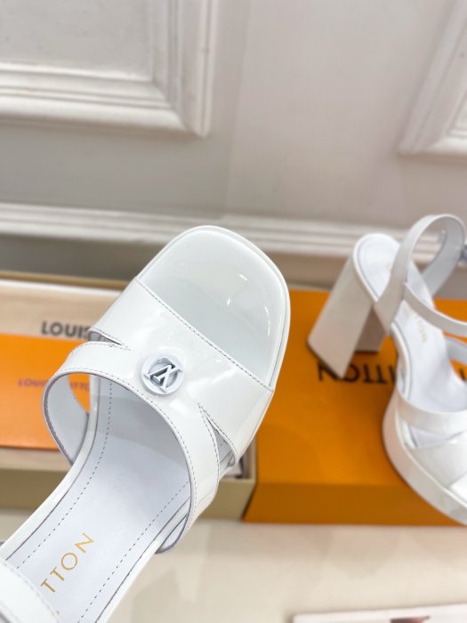 Босоножки фото 6