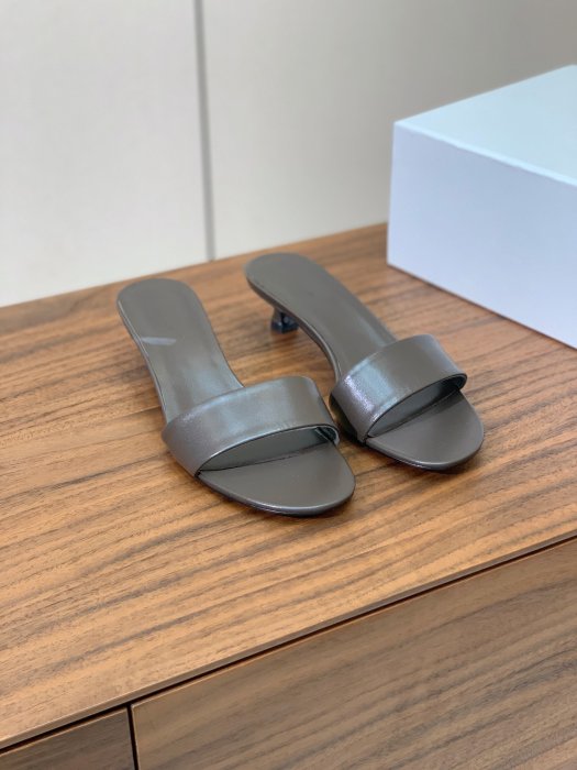 Босоножки фото 5