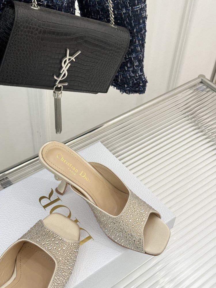 Босоножки фото 5