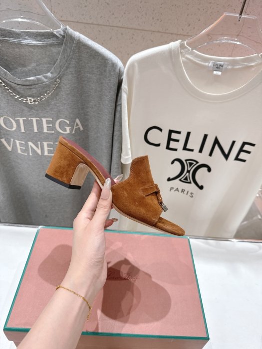 Босоніжки фото 5