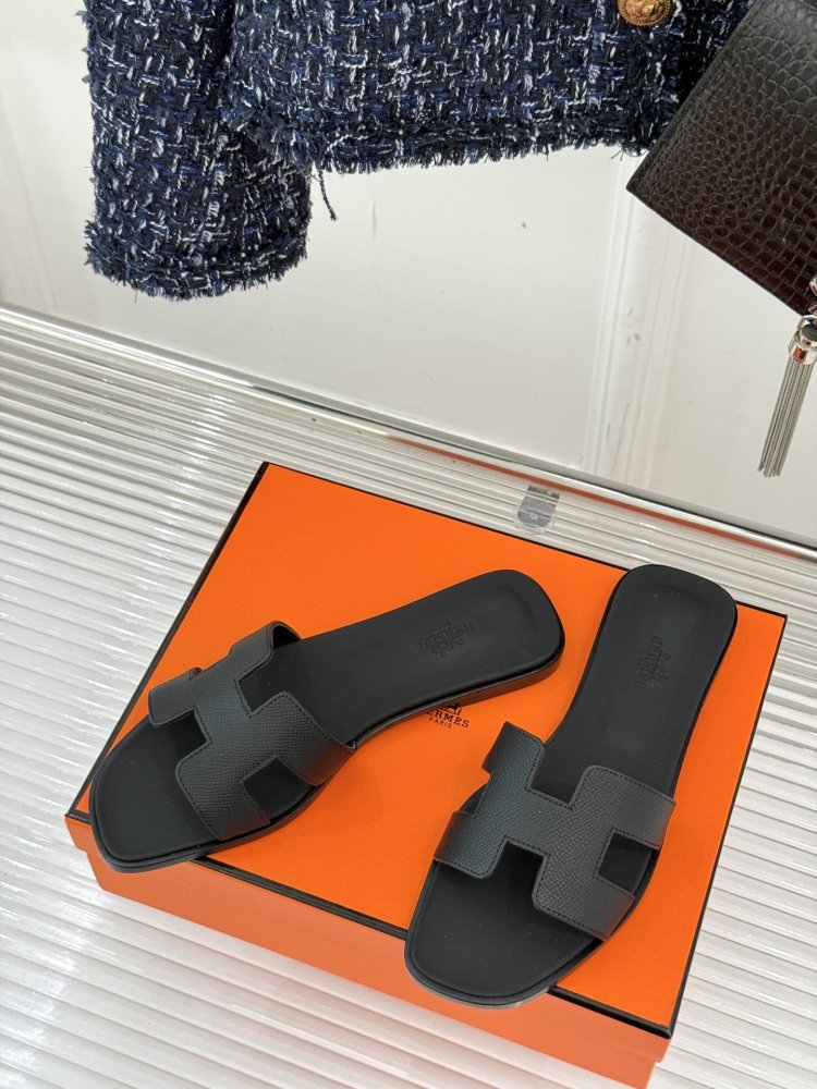 Шлепанцы женские фото 2