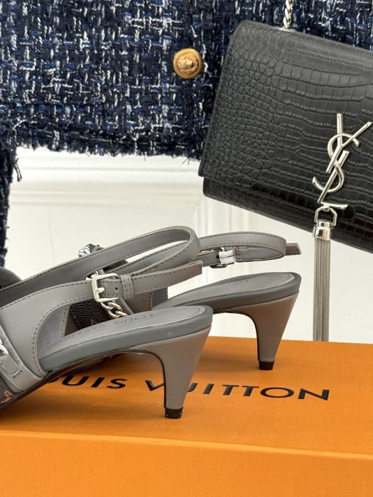 Босоножки фото 6