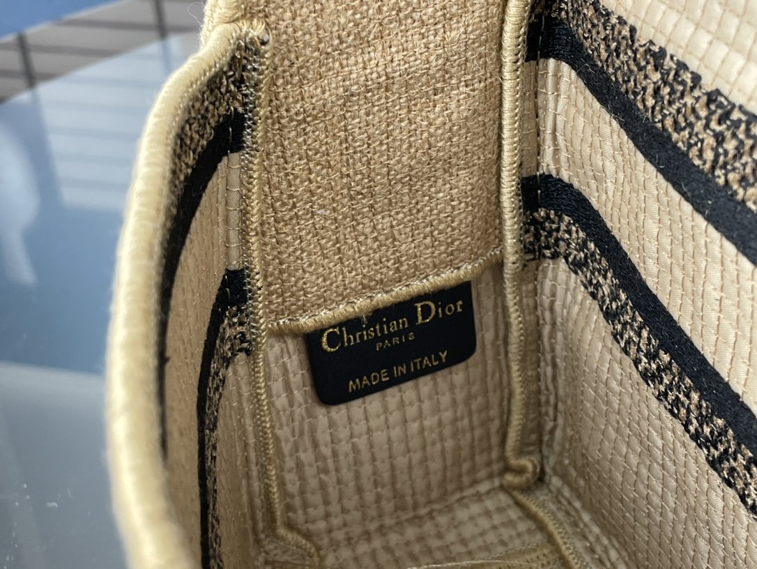A bag Christian Dior Paris 23 cm фото 9