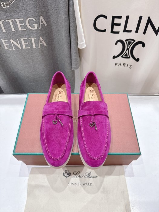 Лоферы женские