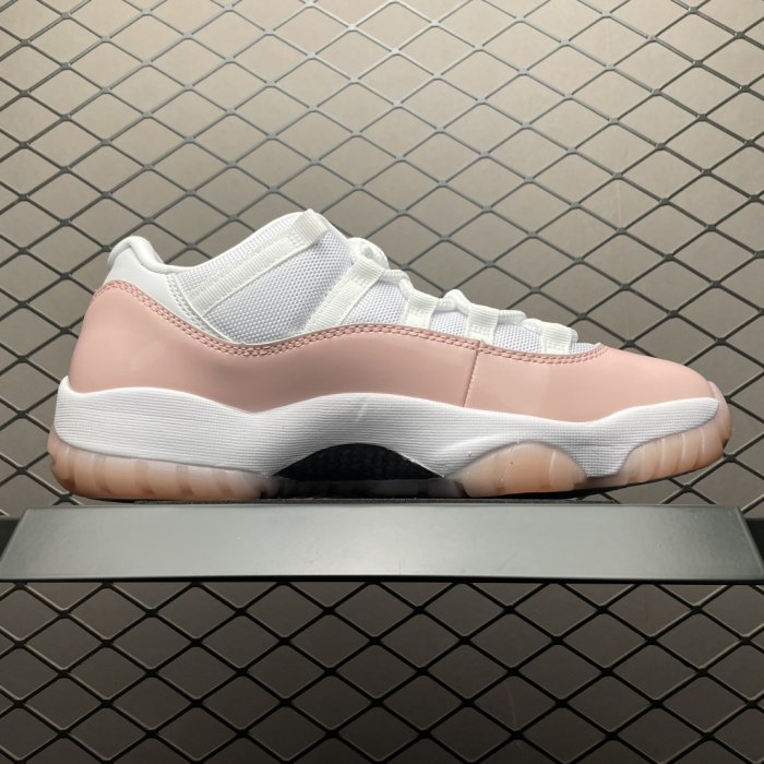 Кроссовки Air Jordan 11 Low SE фото 3