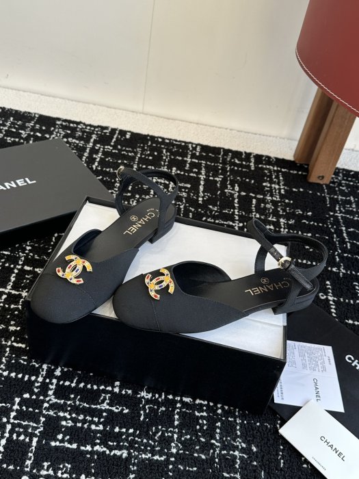 Босоножки фото 3