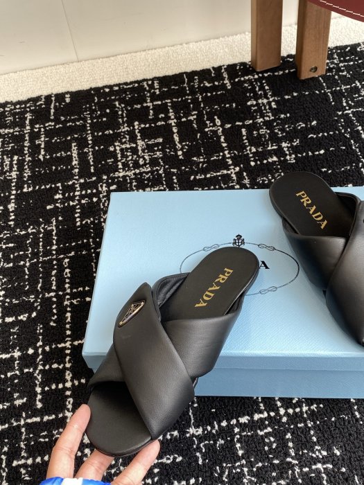 Шлепанцы фото 7