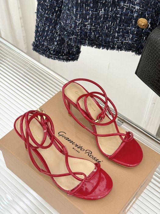 Босоніжки на шпильці фото 3