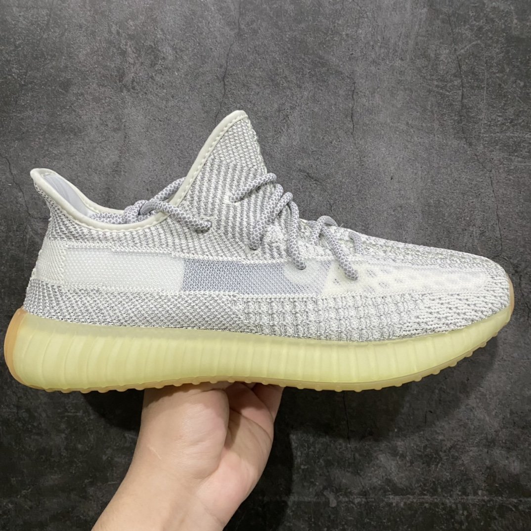 Кроссовки Yeezy 350 V2 FX4349