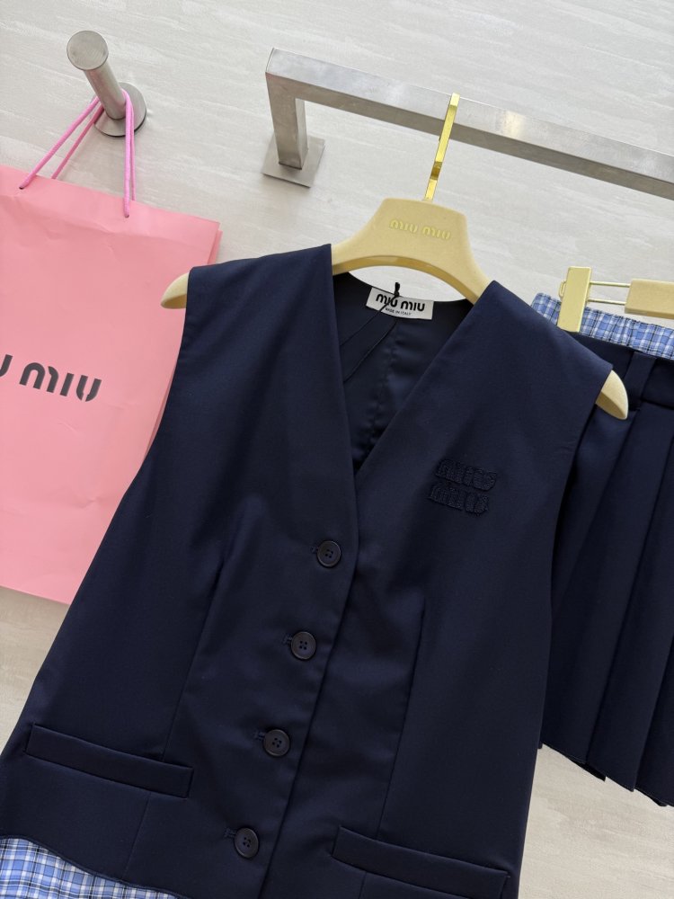 Costume female фото 4