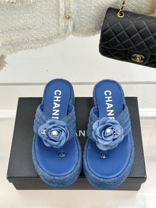 Шлепанцы женские фото 4