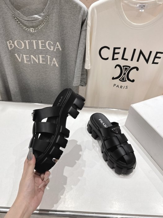 Шлепанцы фото 4